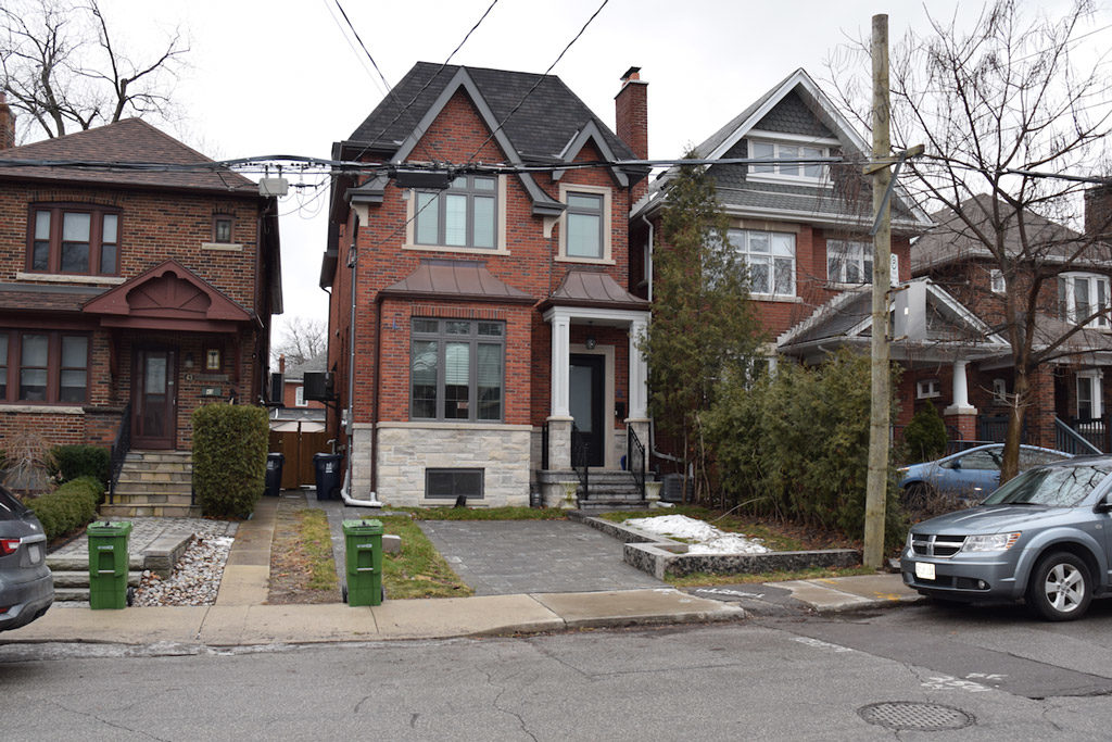 The Return Of The Parking Pad As An Issue In Midtown Neighbourhoods