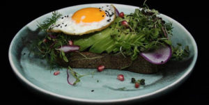 early bird- avo toast w. egg