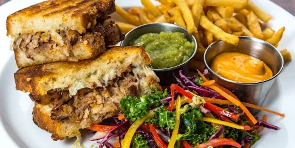 BROOKYLNTAVERN SANDWICH