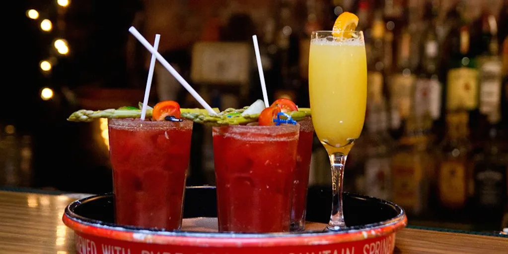 dakota tavern drinks