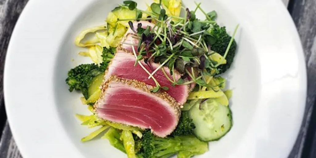 the beet seared tuna salad