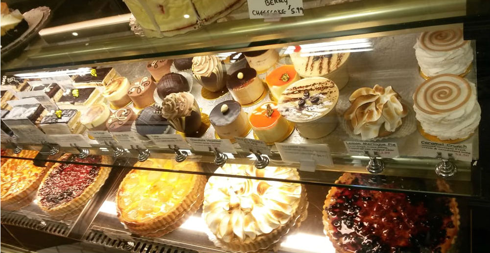 Le Delice Fine Cakes Toronto Restaurant Guide Streets Of Toronto