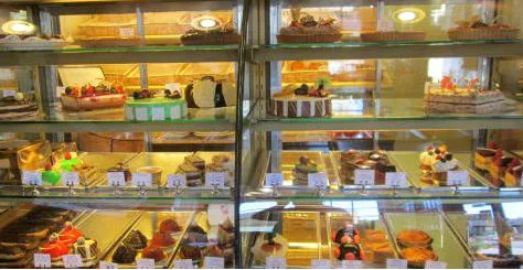 patisserie la cigogne interior