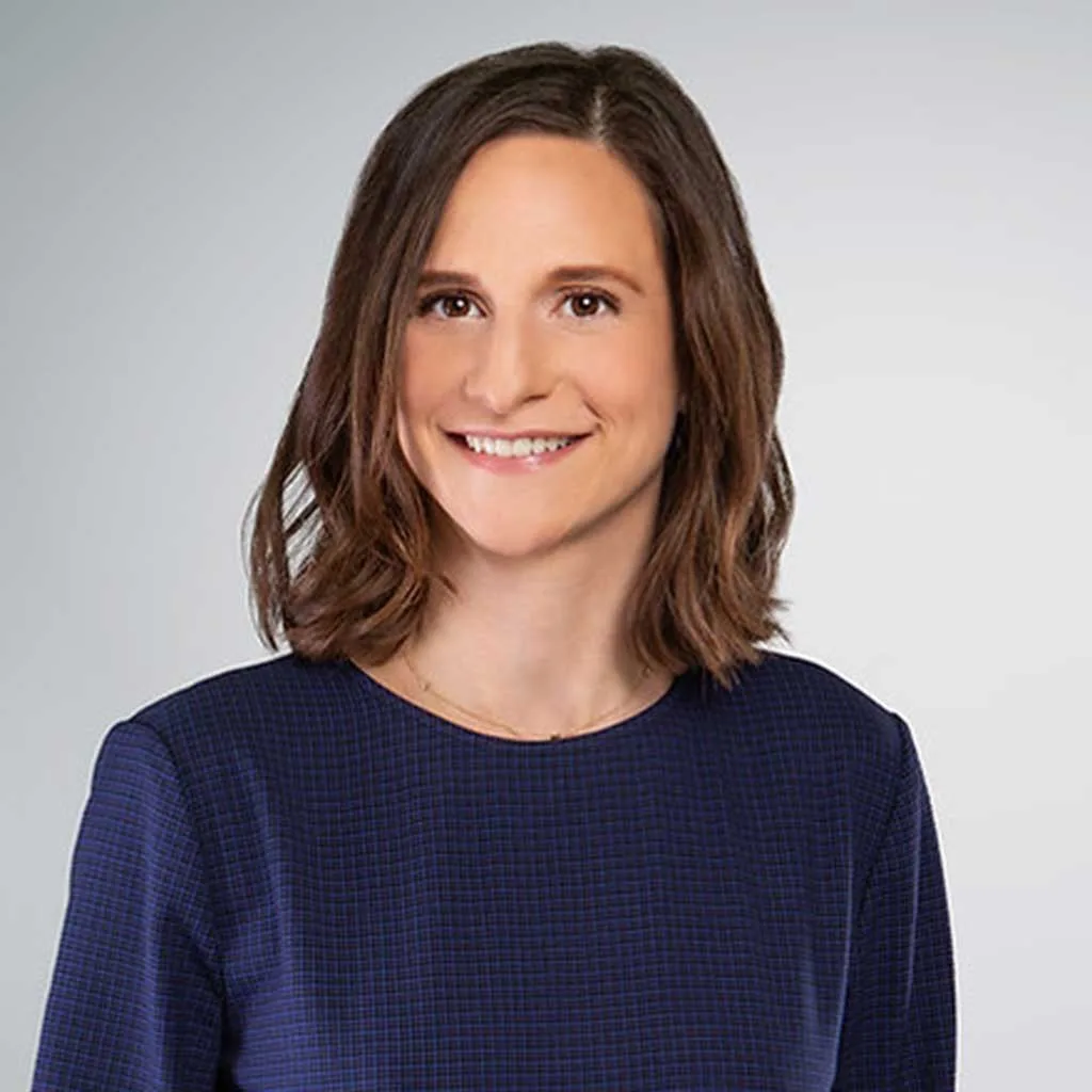 Alexandra Carr crop
