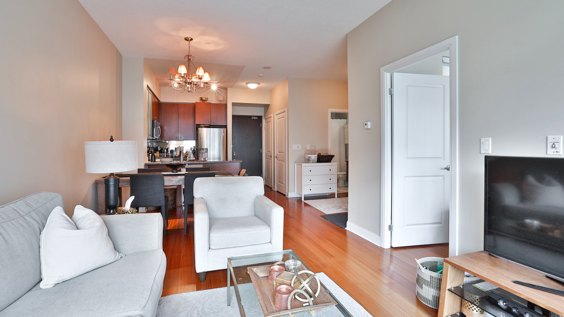 Inside a one bedroom Yorkville condo for just under 700,000 Streets