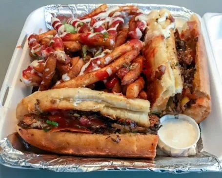 illstyl3Beef Cheesesteak Platter IMG 1971 1030x824 1 e1627404292373