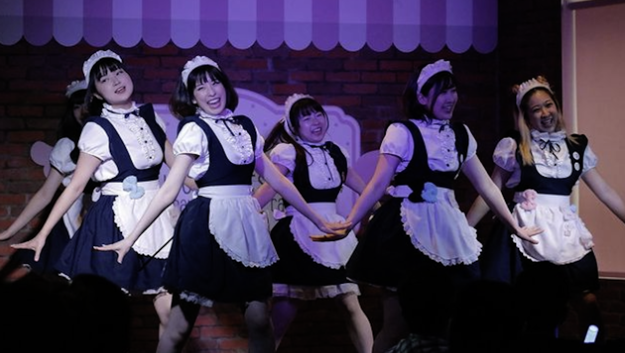 Angel cafe Japanese maids