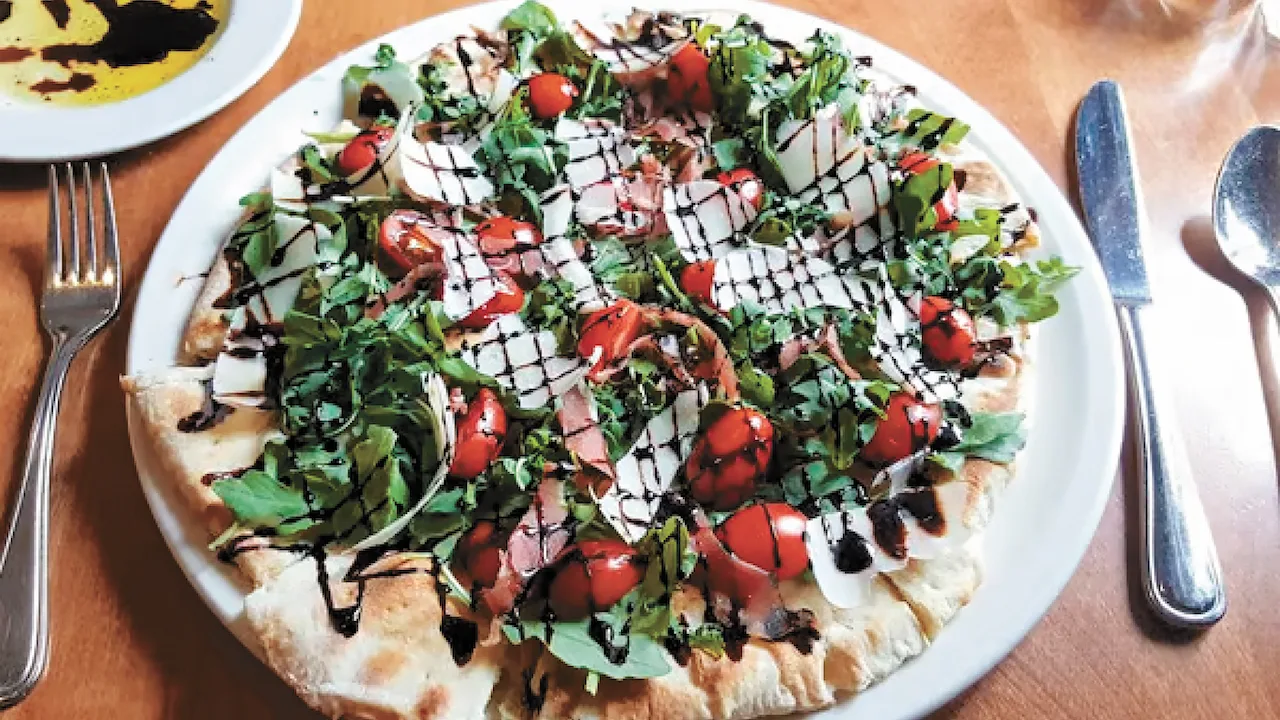 food mezza notte pizza