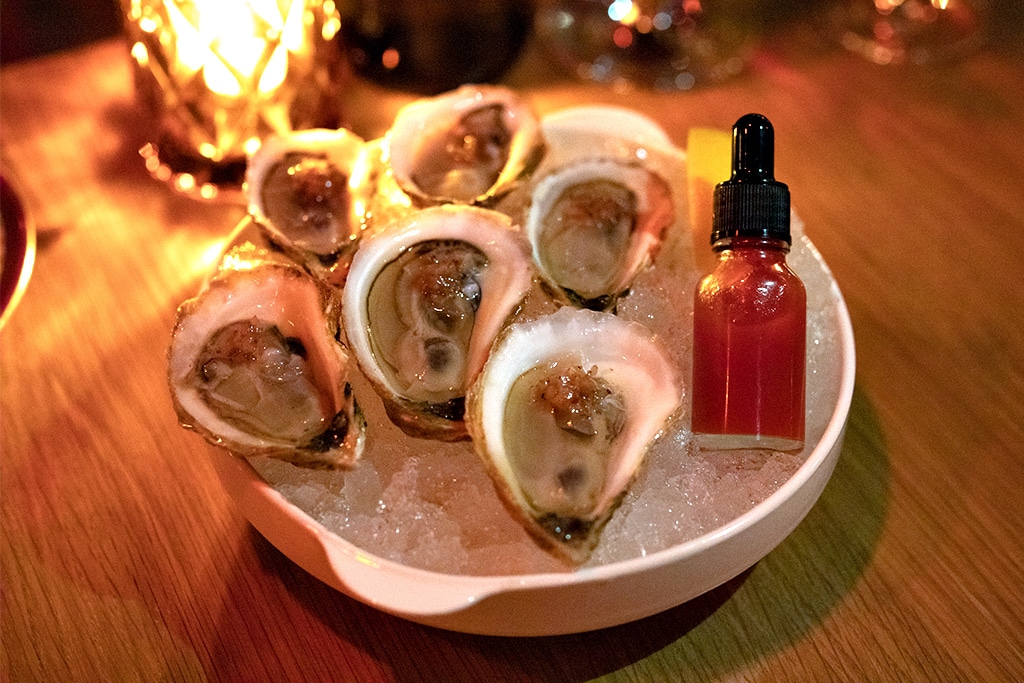 Bar Mordecai oysters