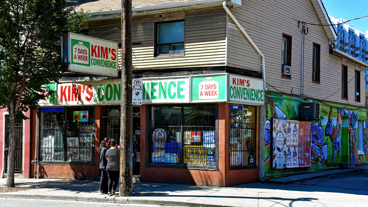 Beer and wine sales may be coming to Toronto convenience stores