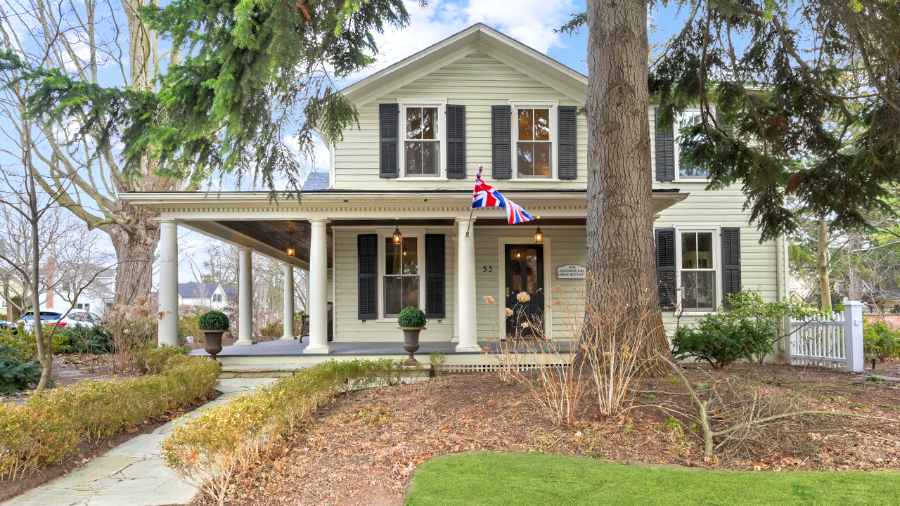 This $5.35 million historic Oakville home got a head-to-toe transformation