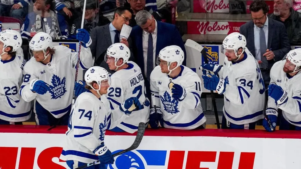 new toronto maple leafs head coach