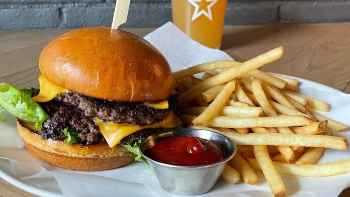 Snapinsta app 379595373 626851216291349 6132385990938904527 n 1080 A burger from National
