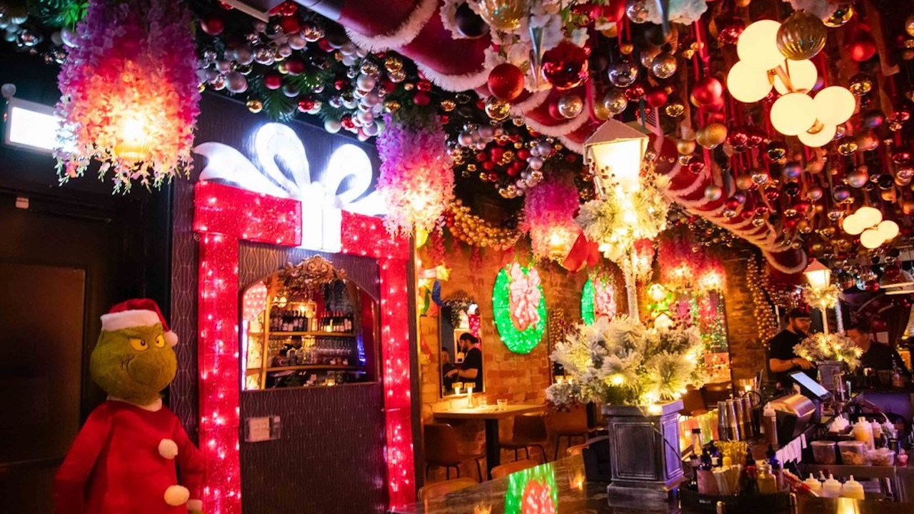 aleria christmas popup