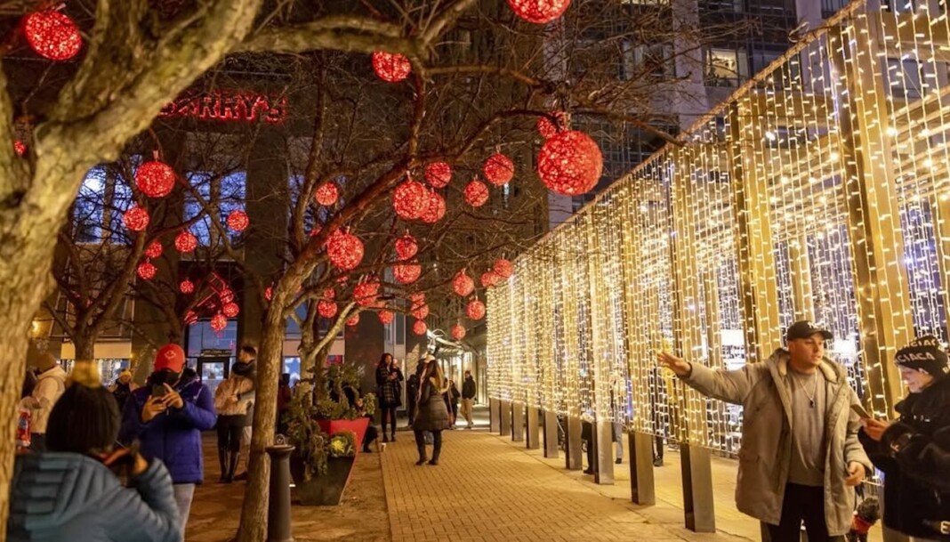 yorkvilleholidaylights