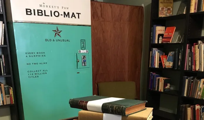 Bibliomatt book vending machine in Toronto