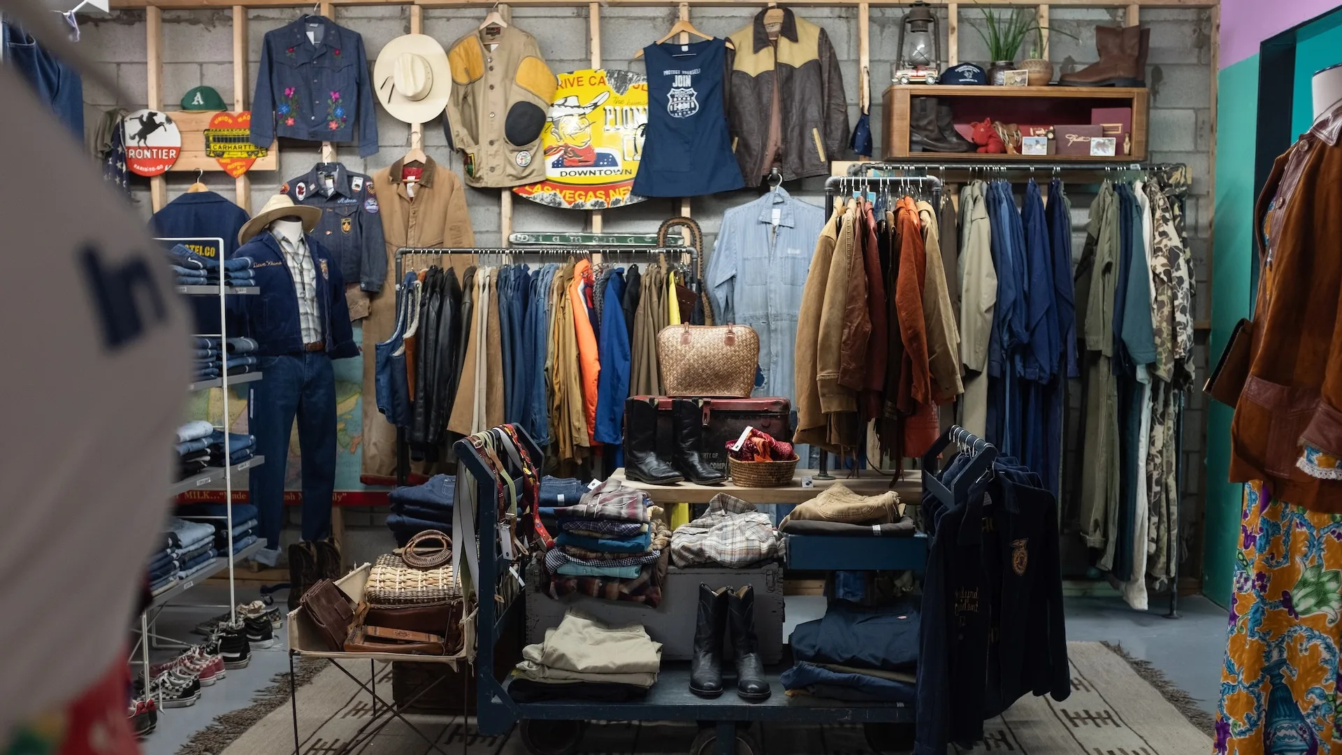 coffeeclothingleslieville