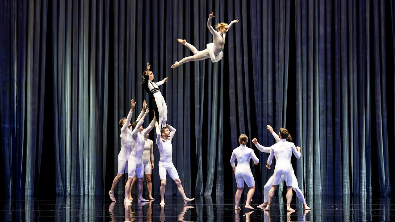 Circa contemporary circus performs 'Duck Pond'