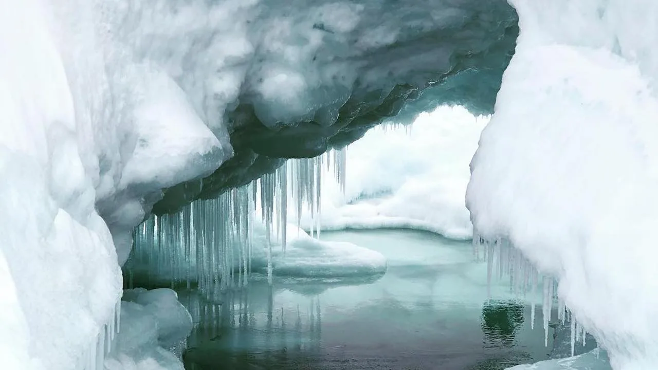 icecavessaultstemarie