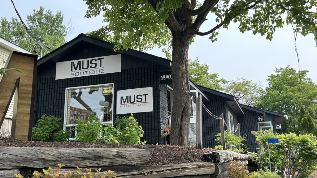 Must Boutique, Port Carling