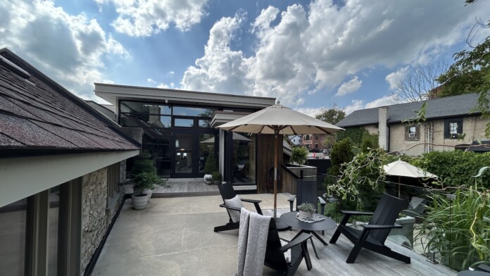 diamondhousedeck Diamond House at Kat Florence Hotel in Elora