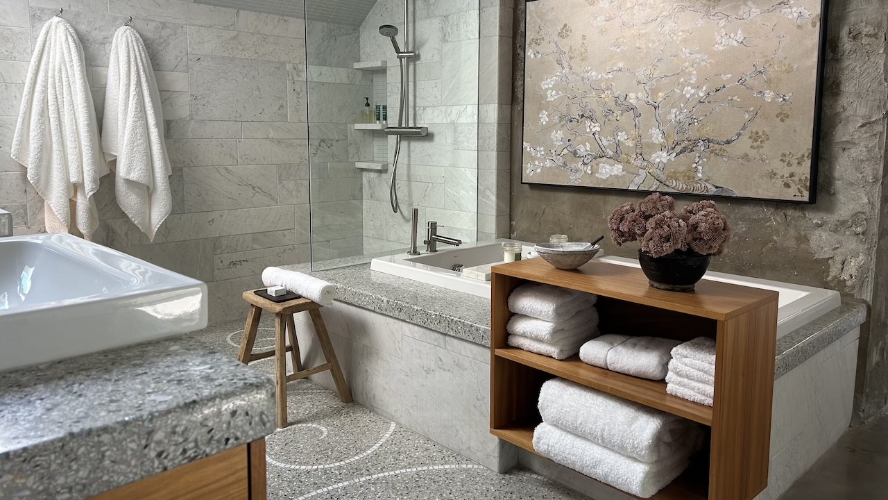 Luxurious bathroom
