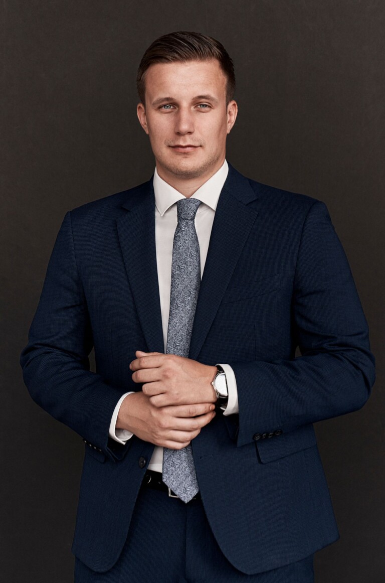 Anton Malinouski 768x1162