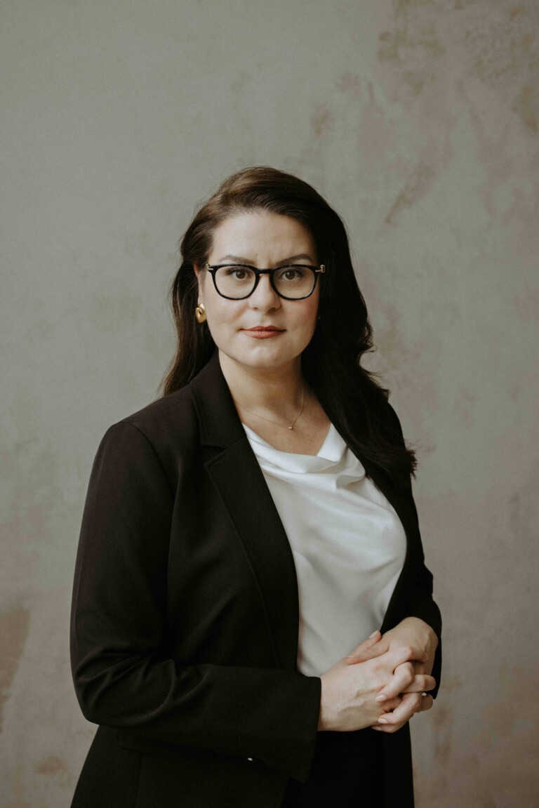 Daniela M. Pacheco 768x1151