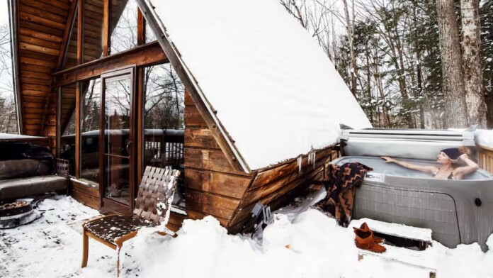 wintercabin4 Magical treehouse in Huntsville