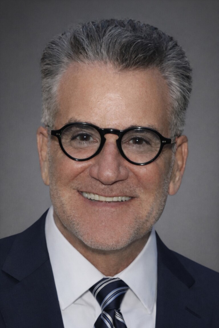 Gary Glassman Headshot 600DPI 768x1152