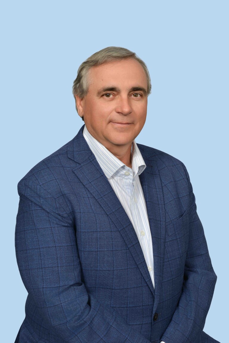 Dean Smith REZ 9457 768x1151