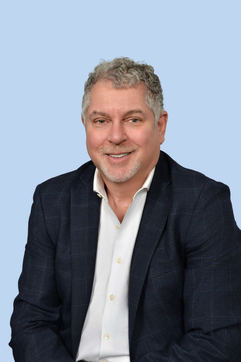 Peter Weissman REZ 9844 768x1151