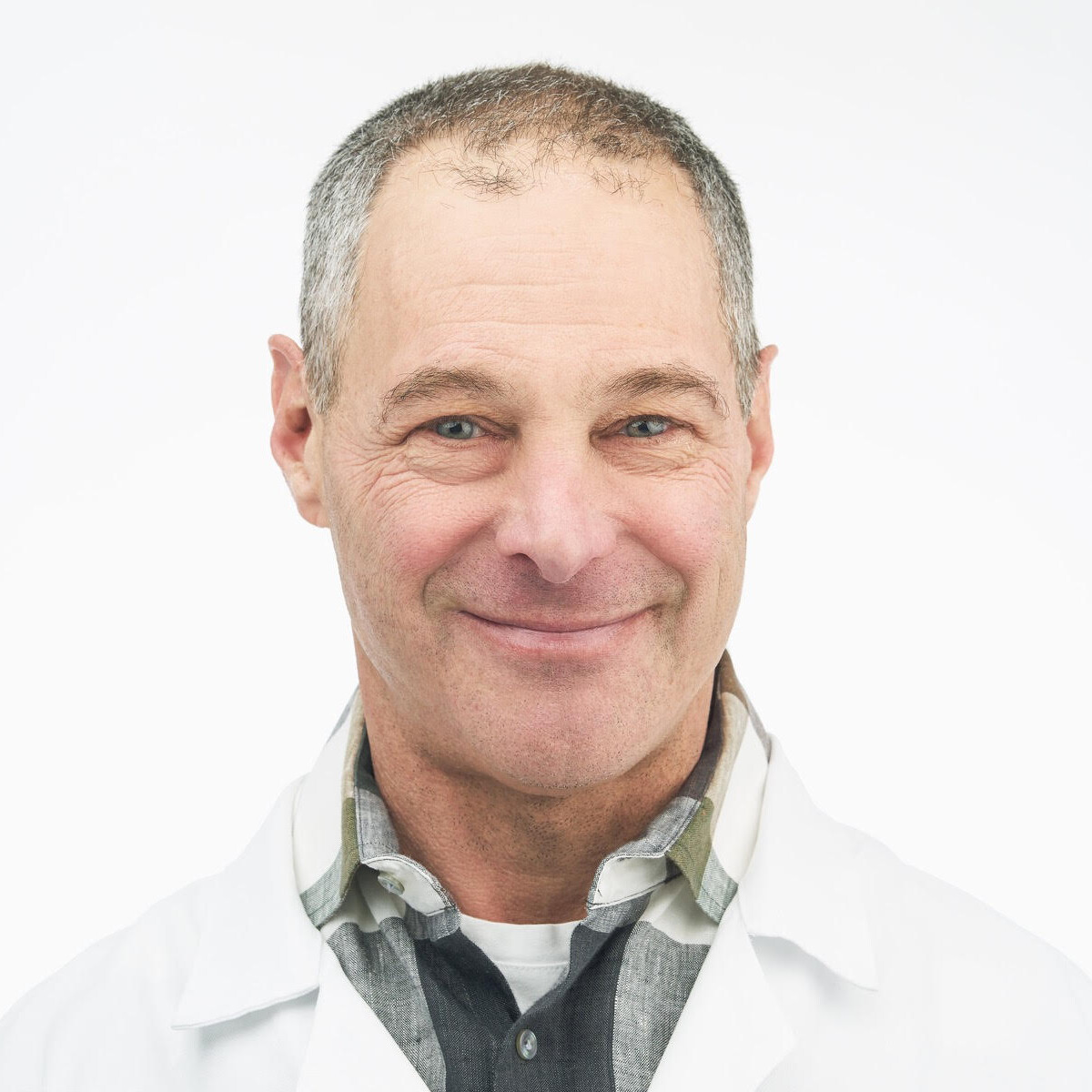 Dr Michael Clarfield 768x512