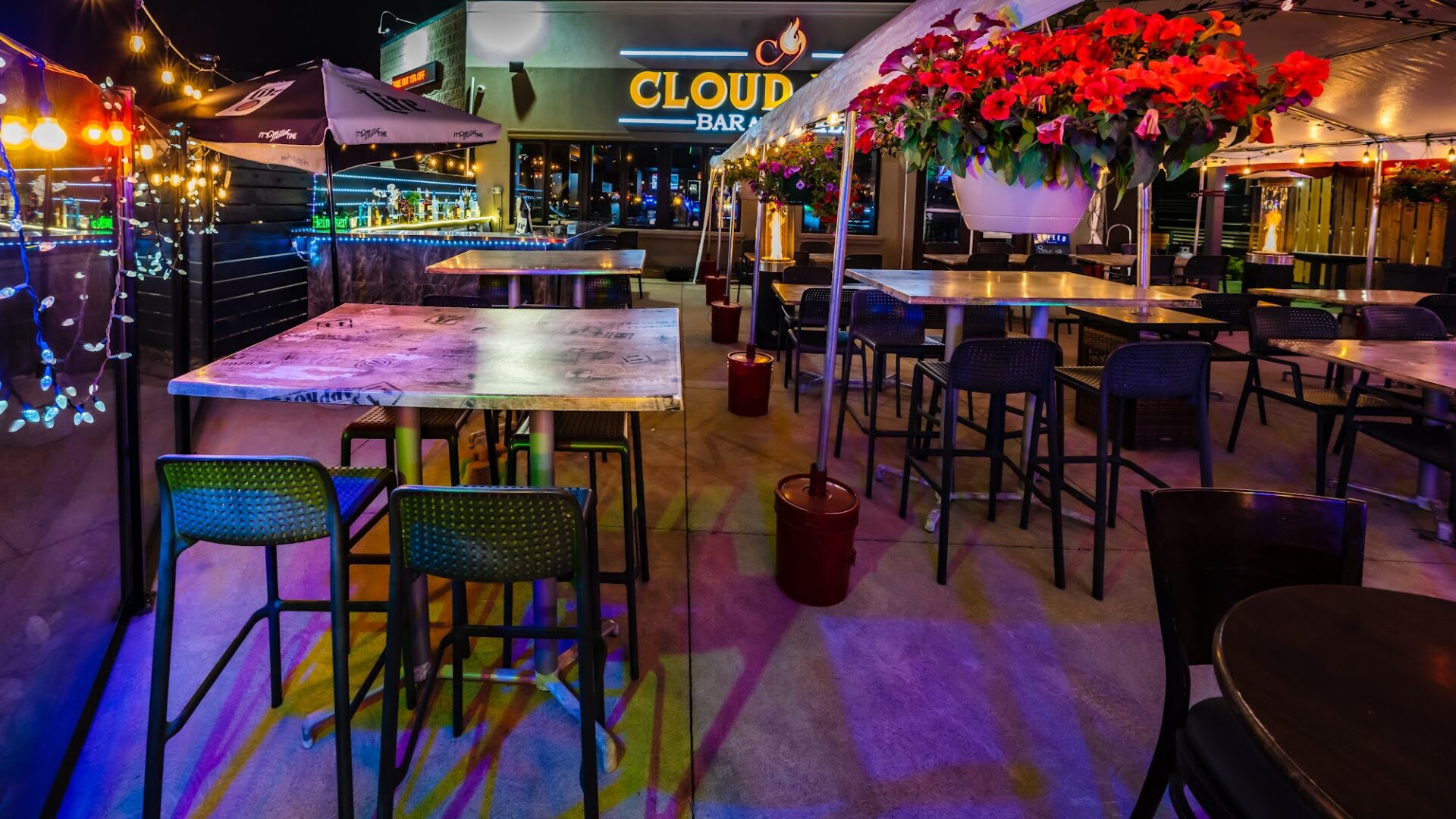 Cloud Nine Bar & Grill - Streets Of Toronto