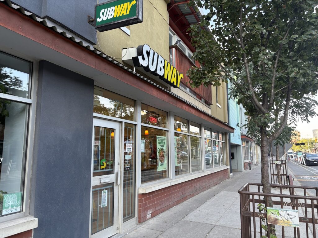 restaurant 190975 1775067206