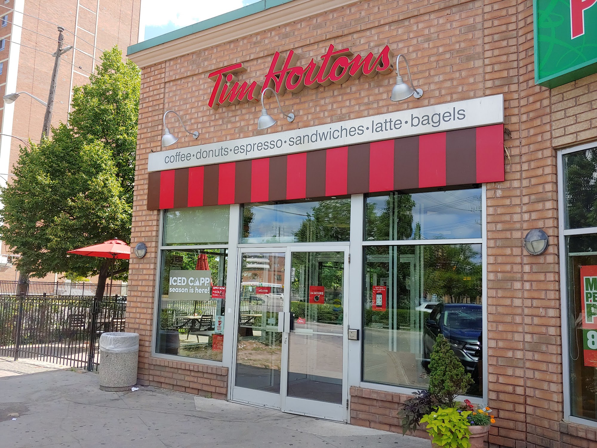 restaurant 193289 1775150113