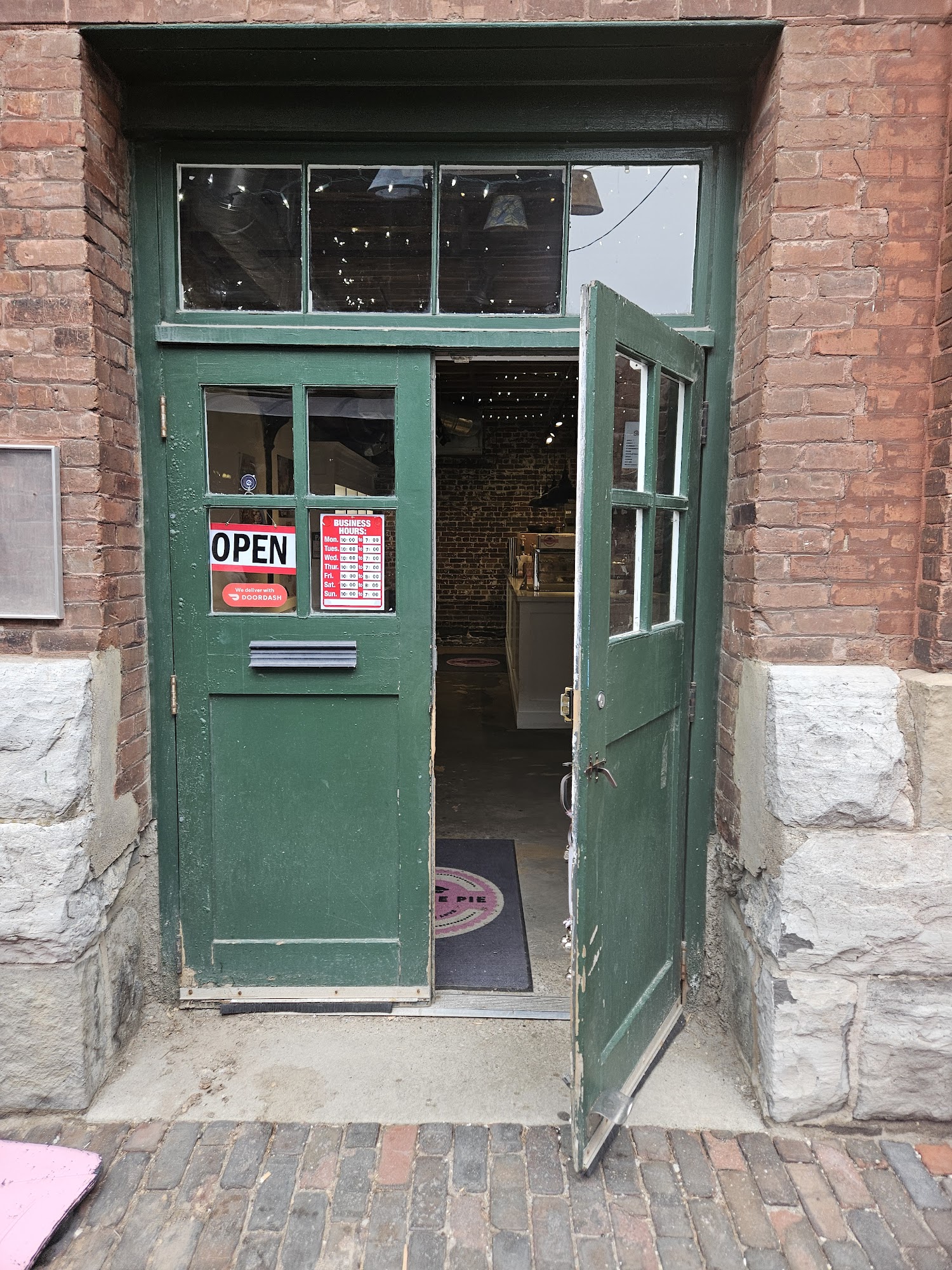restaurant 193342 1775150129