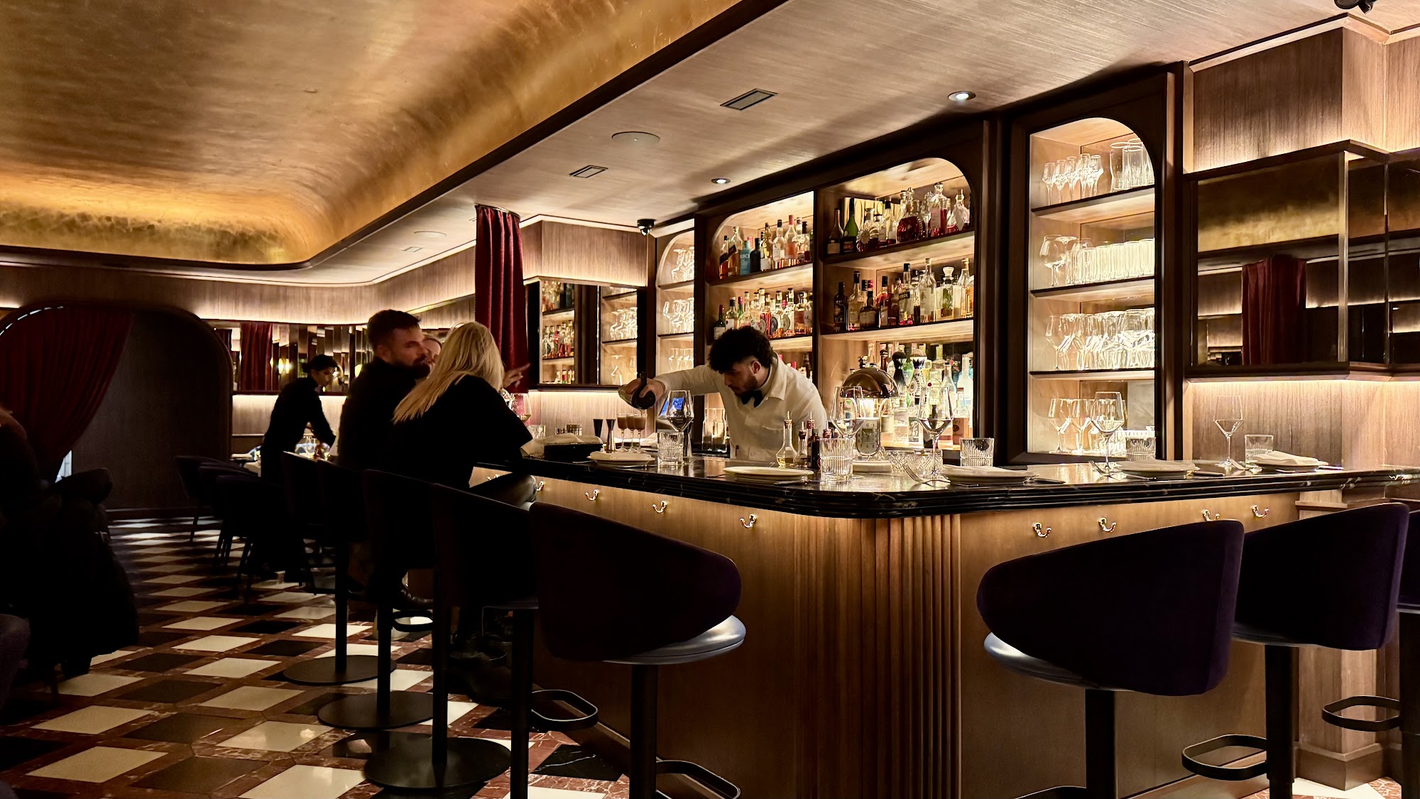 restaurant 194064 1775153404