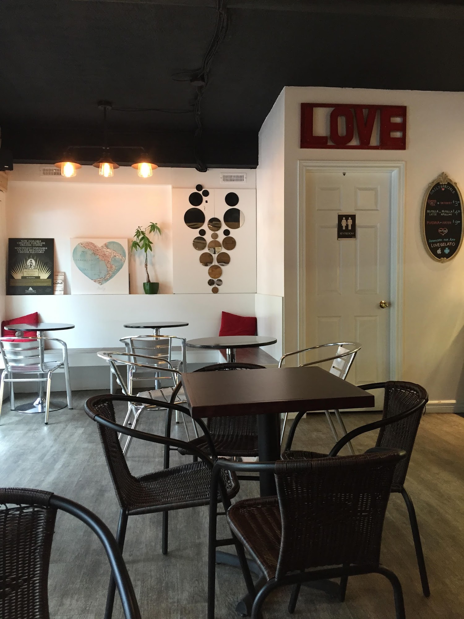 restaurant 194199 1775153444