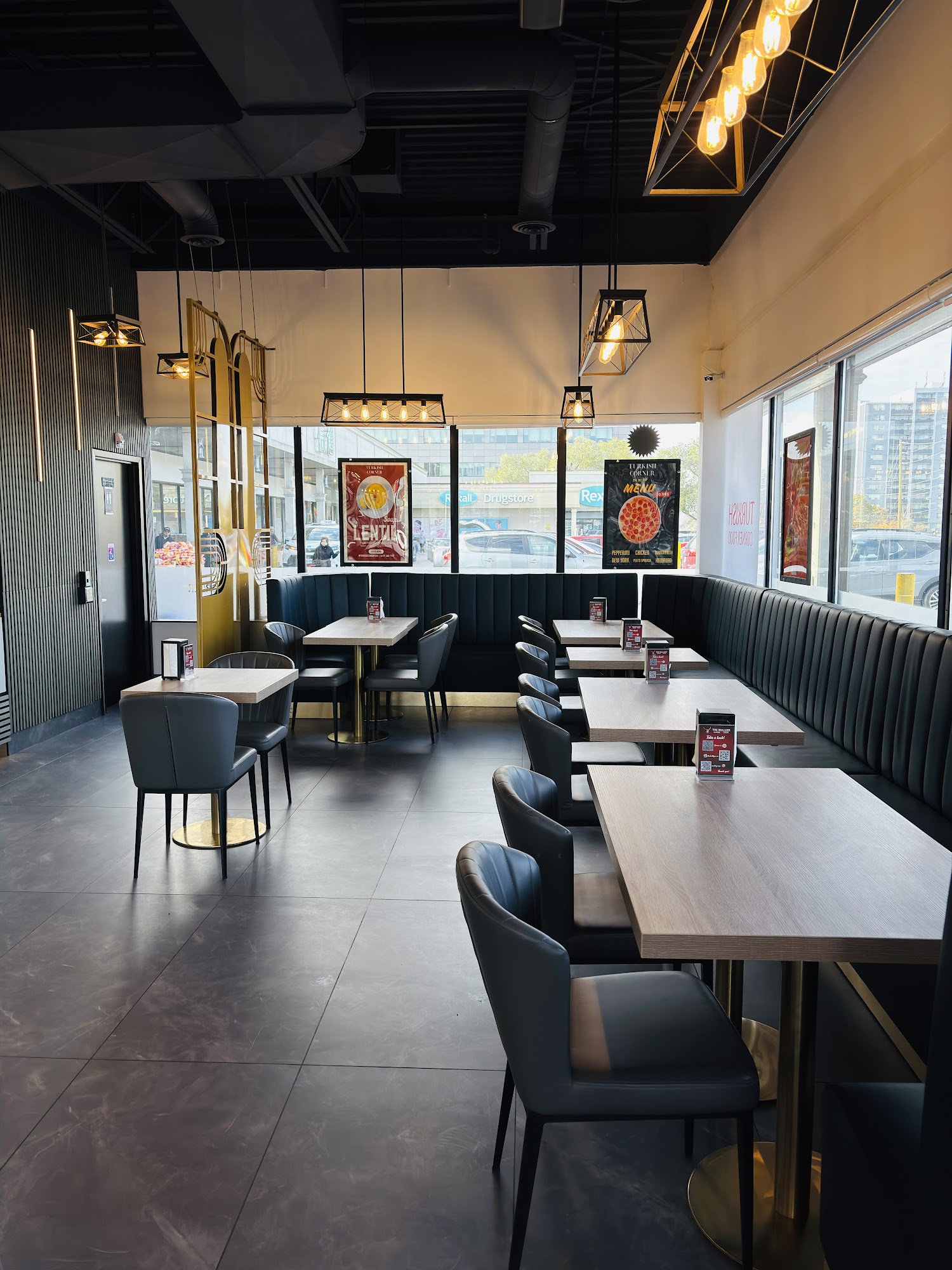 restaurant 194600 1775153561