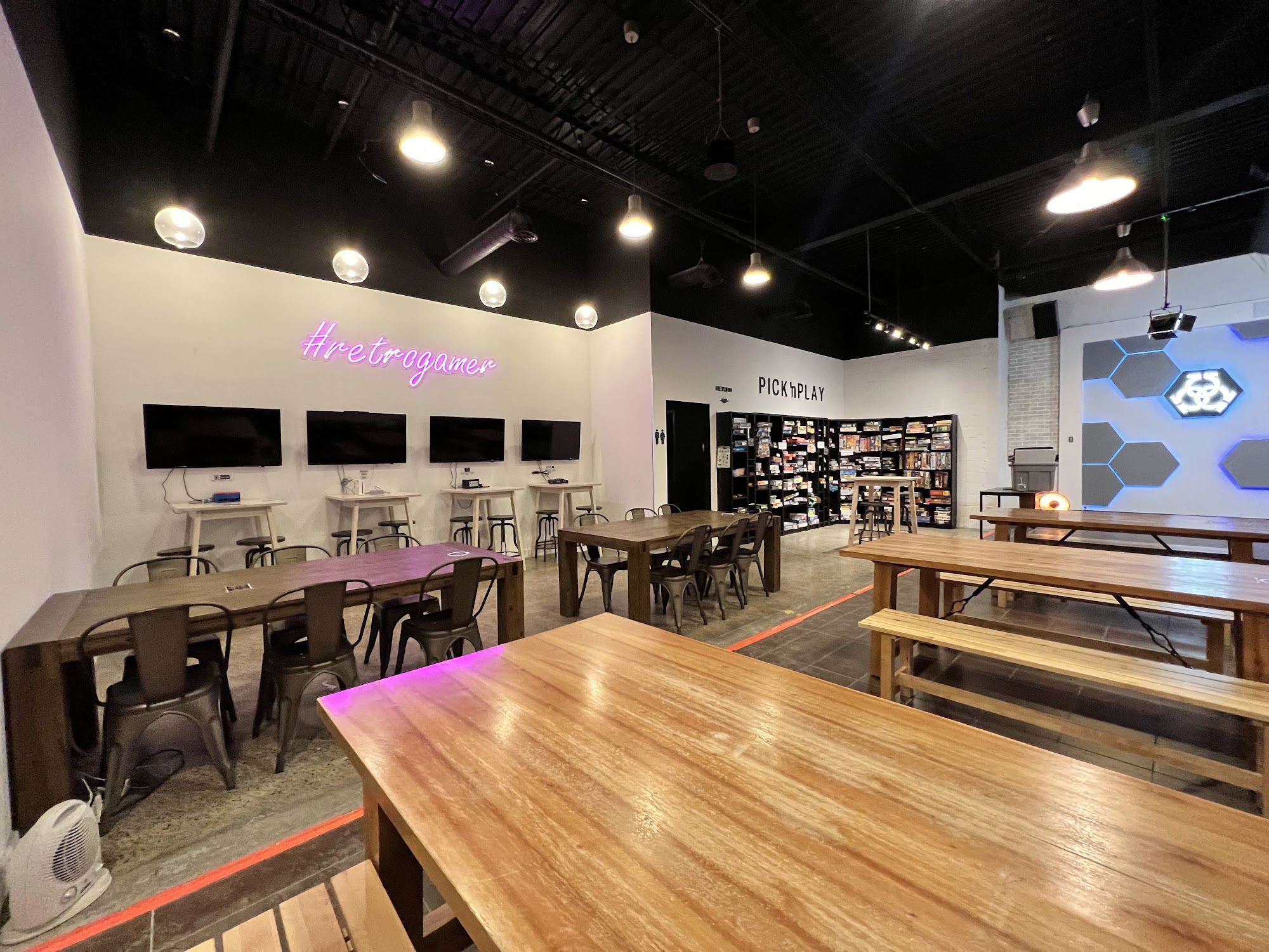 restaurant 194864 1775153648