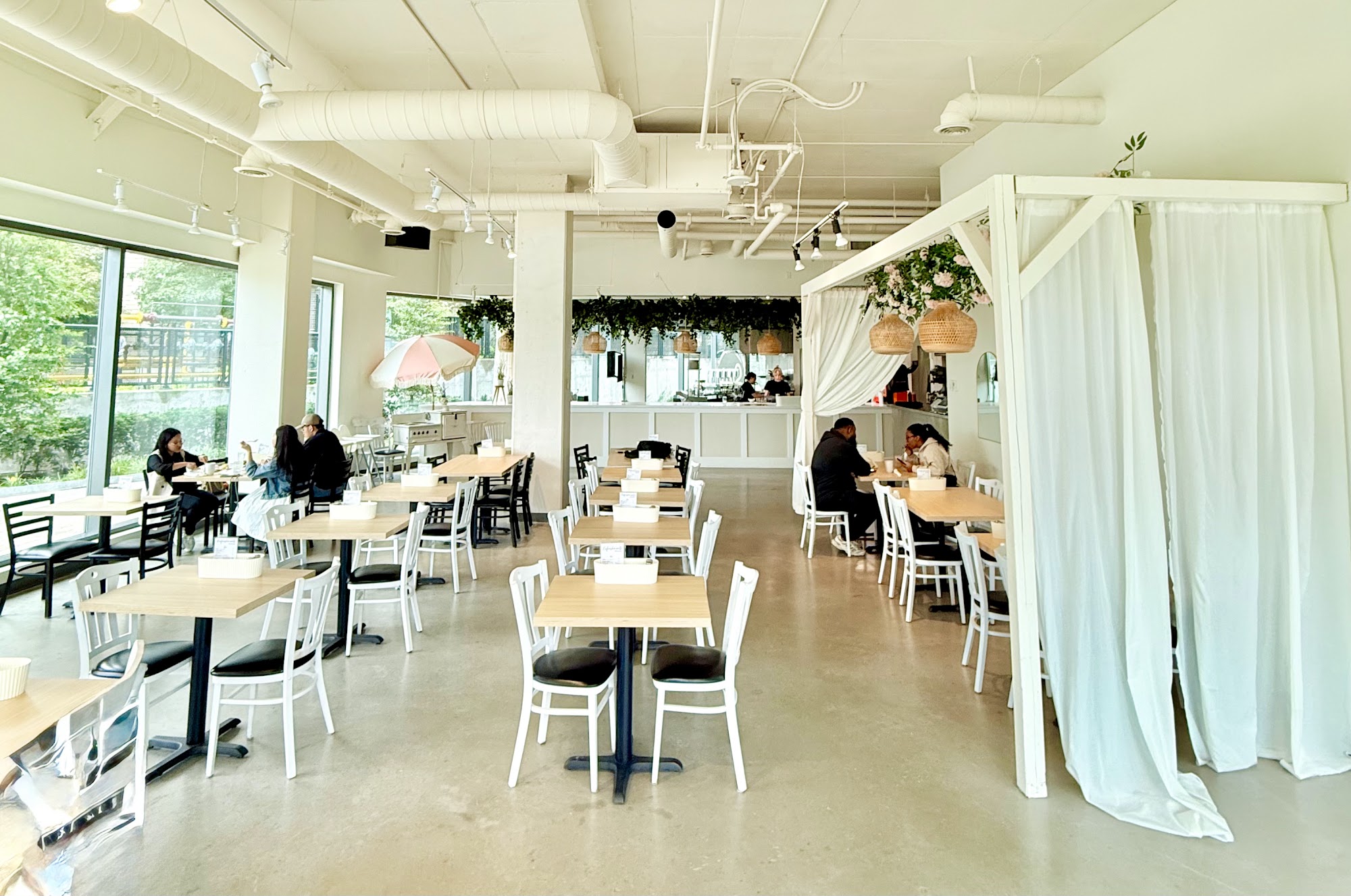 restaurant 195015 1775153699