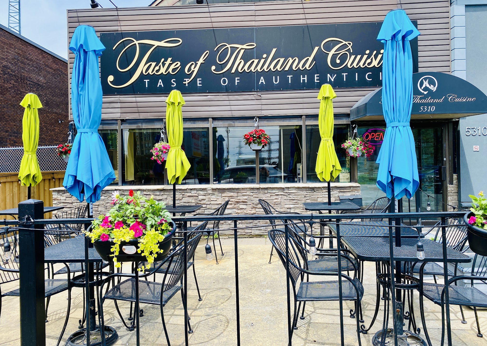 restaurant 195017 1775153699