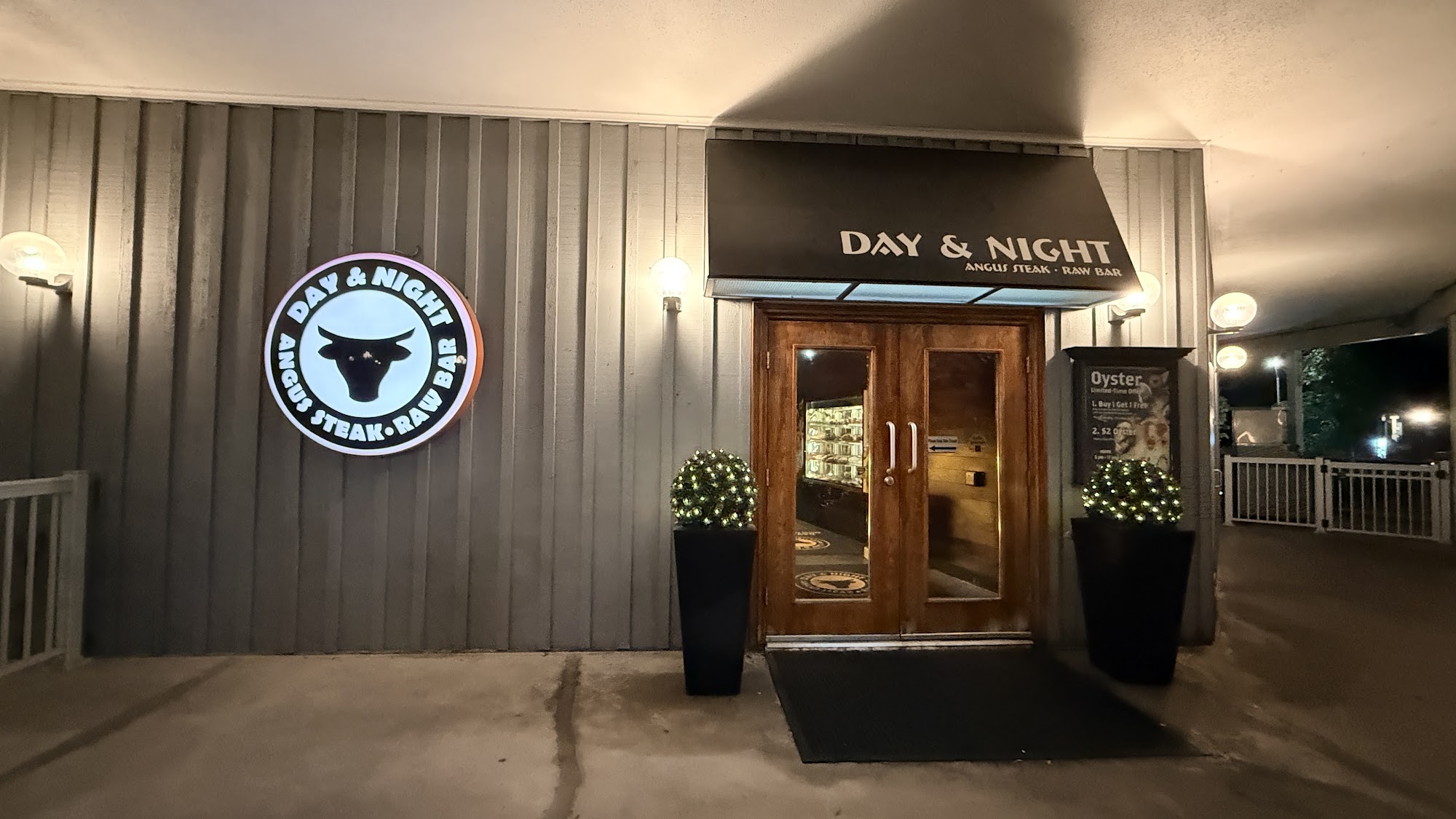 restaurant 195047 1775153713