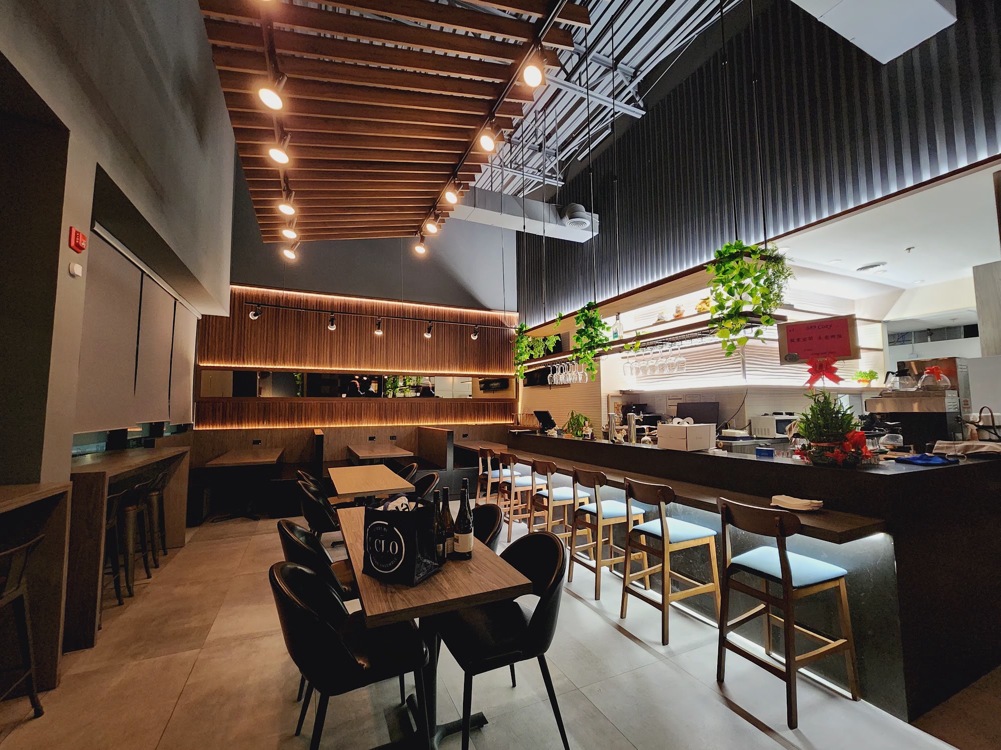 restaurant 195081 1775153720