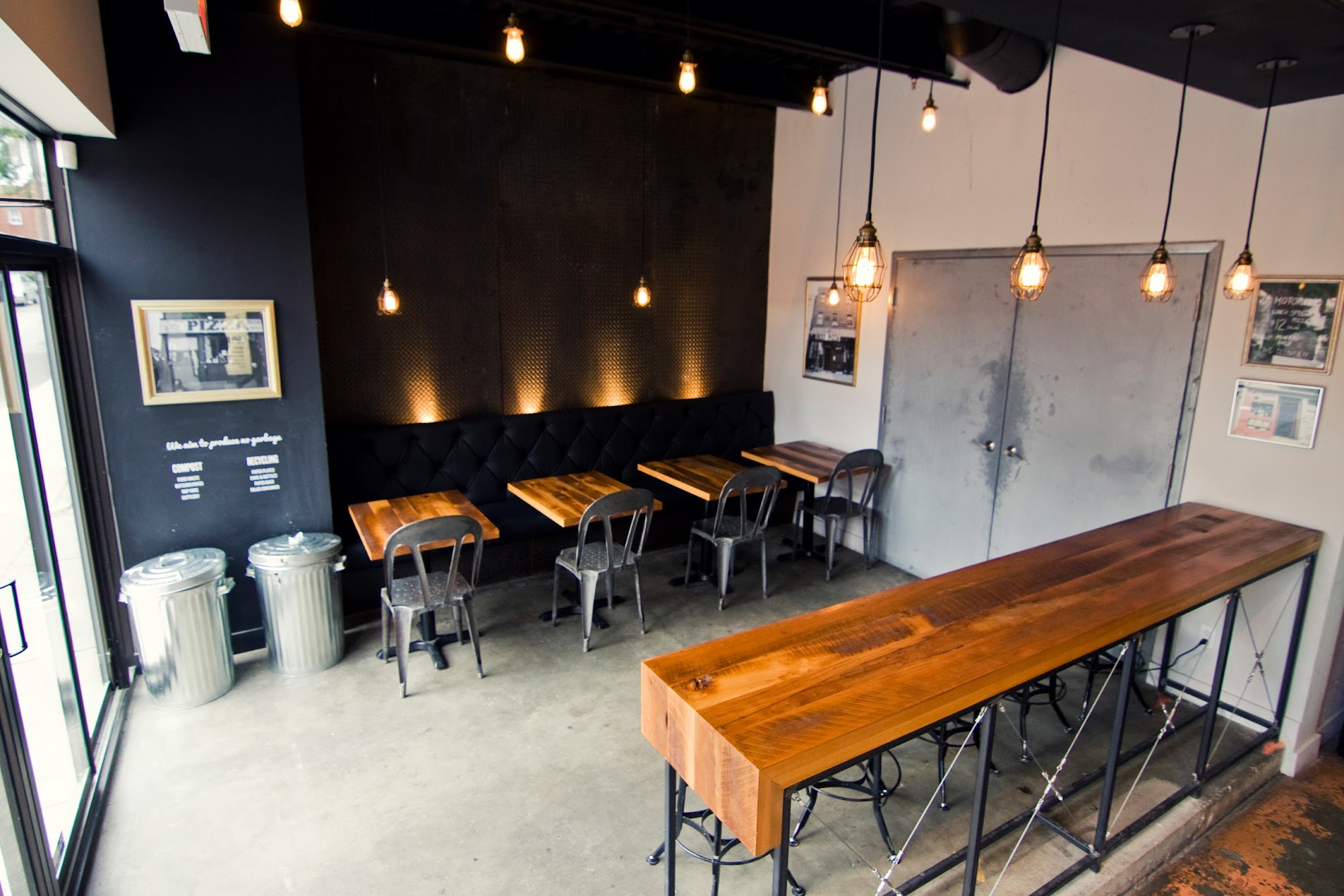 restaurant 195135 1775153737