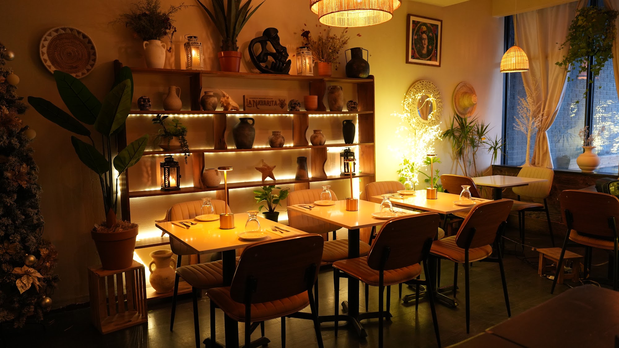 restaurant 195136 1775153737