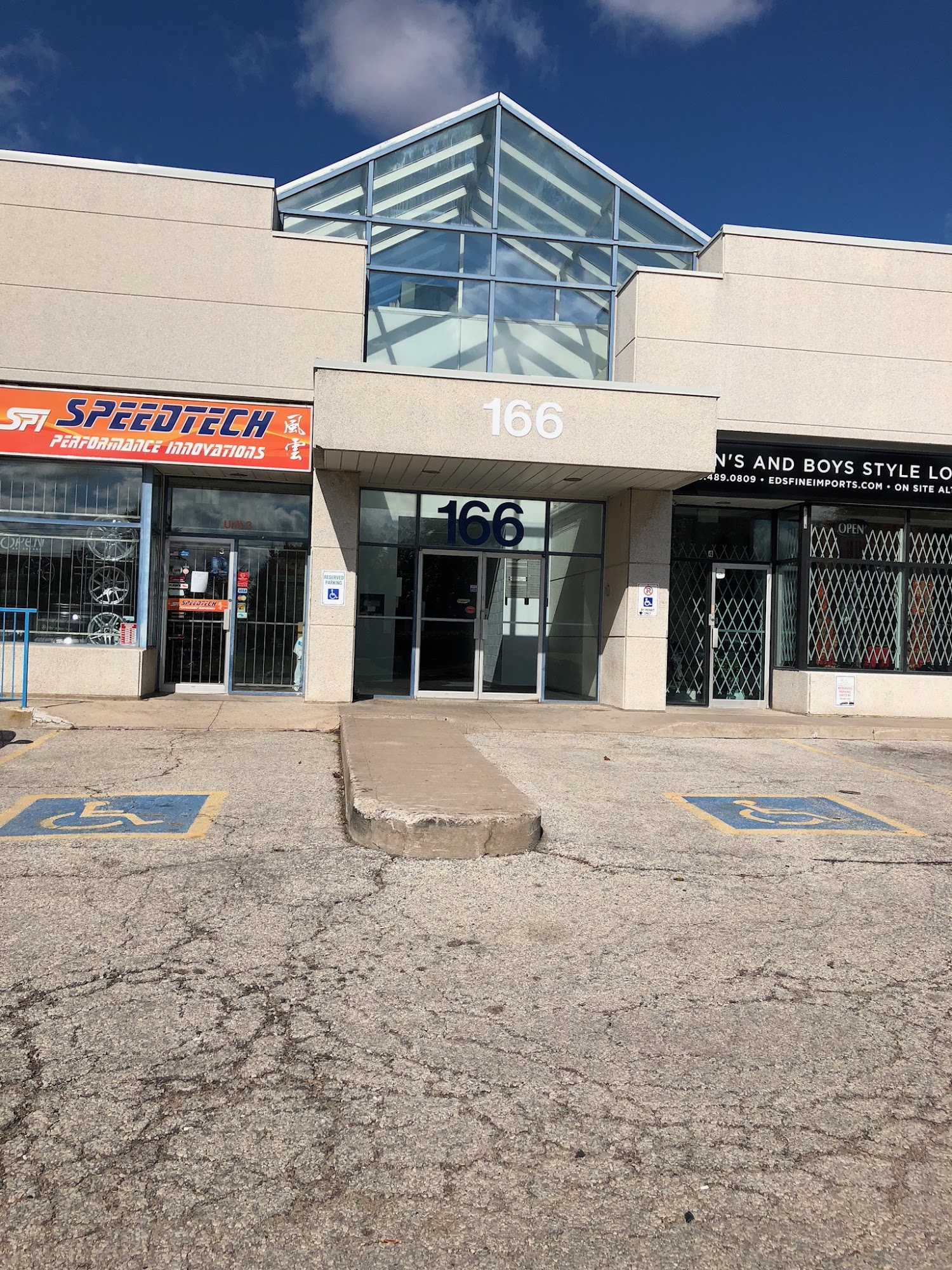 restaurant 195190 1775153756