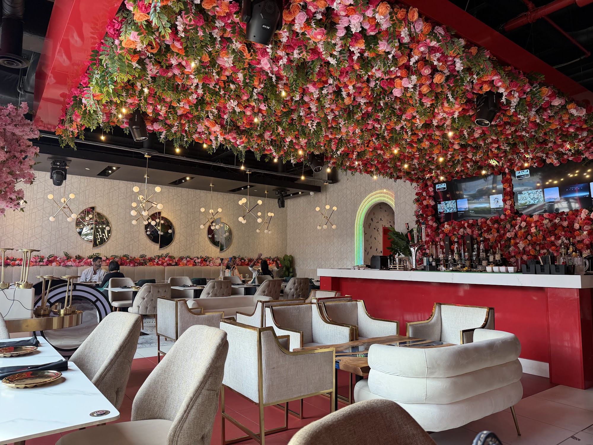 restaurant 195243 1775153772