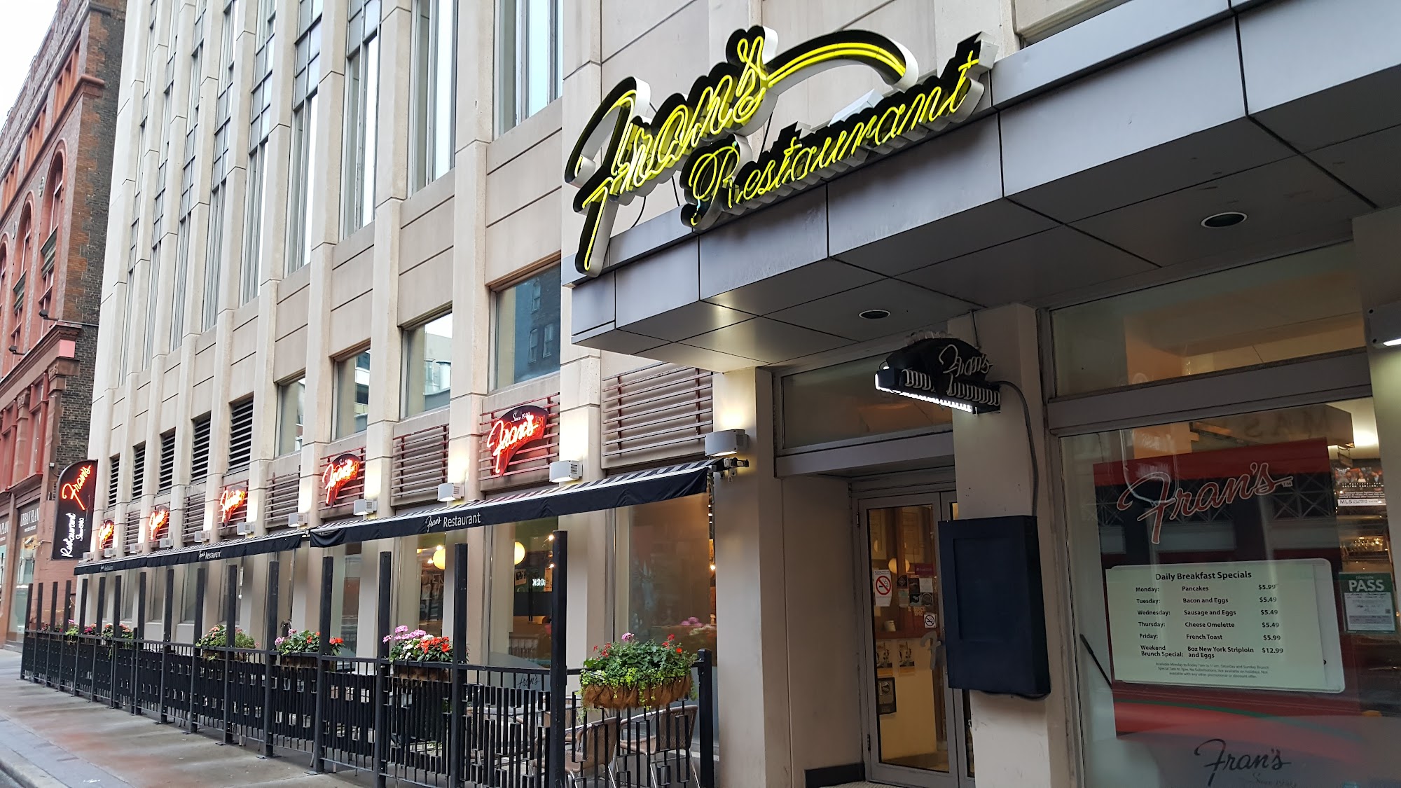 restaurant 195244 1775153772